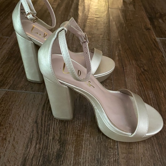 LuLus Gold Satin Strappy Heals Sz.5 Worn 1 Time - Picture 3 of 5